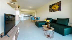 Eden Sunflower - Luxurious Apartment with Sea View
